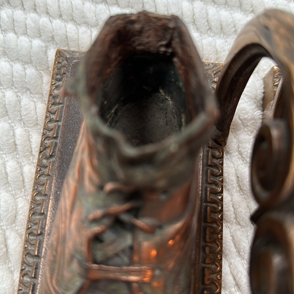 Vintage Antique Bookends! Bronzed baby shoes. Perfect for a nursery / shower !📚 - Picture 7 of 12